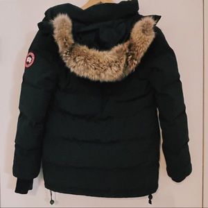 FLASH SALE 💥🔥🙌 Medium Black Women’s Canada Goose Parka with Real Fur Hood